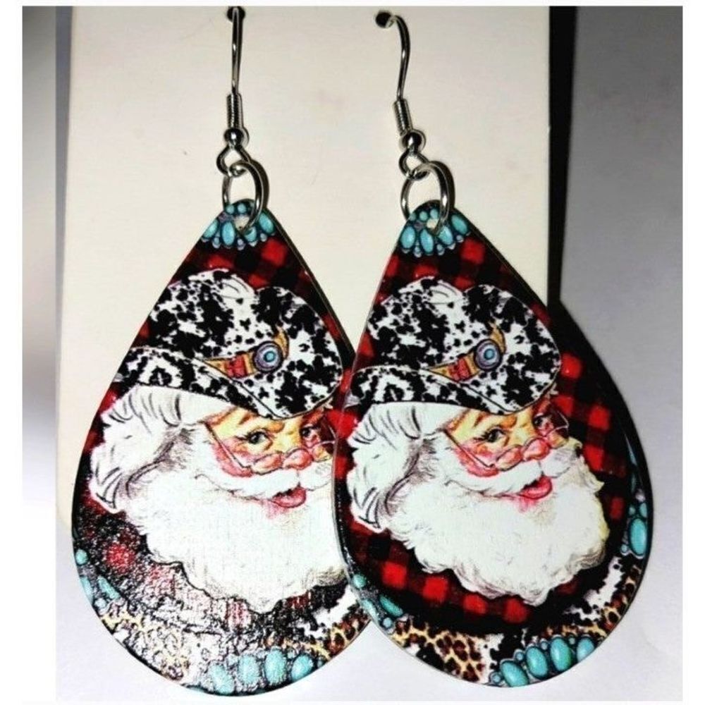 Super cute festive holiday earrings
